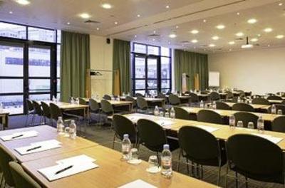фото отеля Ibis Lyon Est Bron