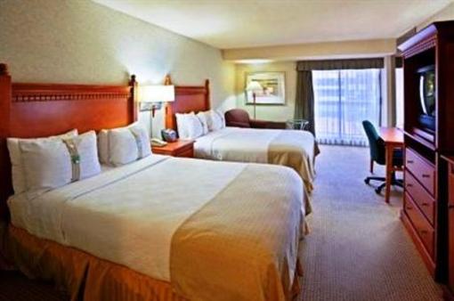 фото отеля Holiday Inn Hotel & Suites Vancouver Downtown