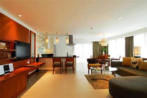 фото отеля Woodlands Suites Serviced Residences
