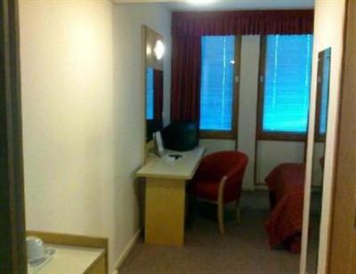 фото отеля St Giles Hotel Feltham Heathrow London