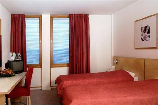 фото отеля St Giles Hotel Feltham Heathrow London