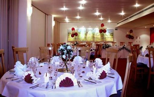 фото отеля St Giles Hotel Feltham Heathrow London
