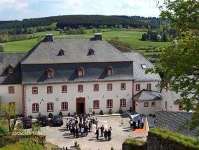фото отеля Burghaus Kronenburg