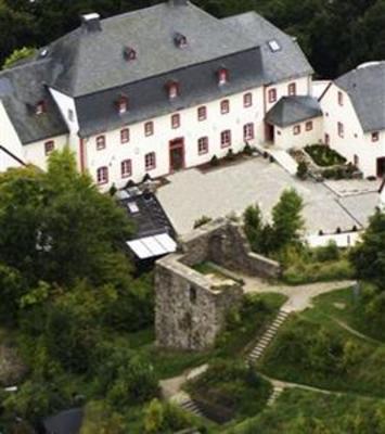 фото отеля Burghaus Kronenburg
