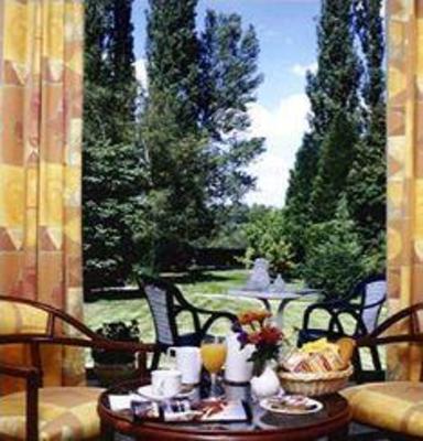 фото отеля Le Pont Neuf Hotel Le Veurdre