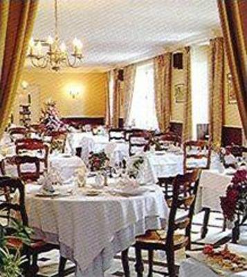 фото отеля Le Pont Neuf Hotel Le Veurdre