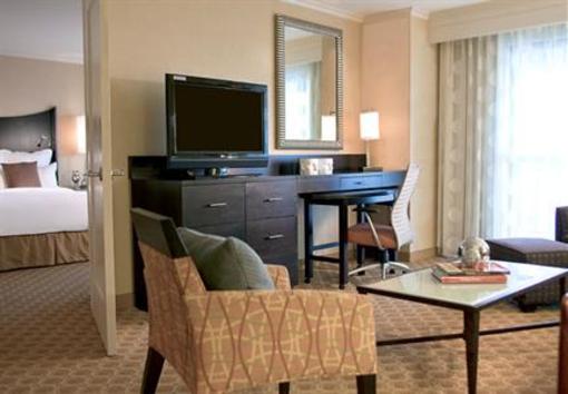 фото отеля Renaissance Raleigh North Hills