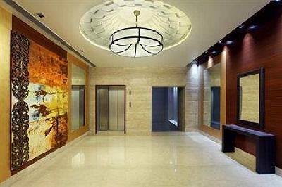 фото отеля Mahagun Sarovar Portico