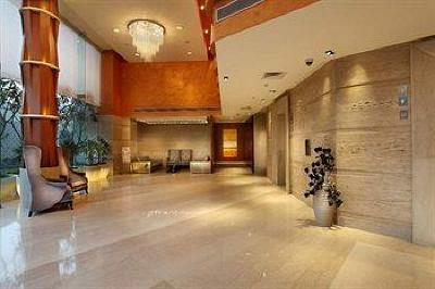 фото отеля Mahagun Sarovar Portico