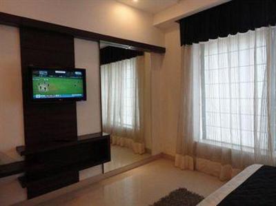 фото отеля The Pearl Hotel New Delhi