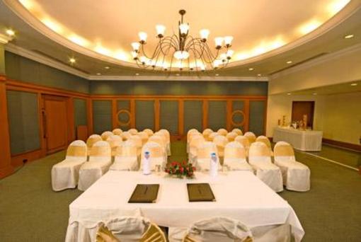 фото отеля Hotel Express Residency Jamnagar