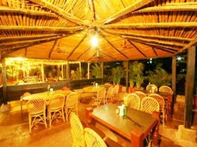 фото отеля Saffron Suites