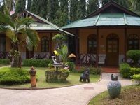 Eden Bungalow Resort