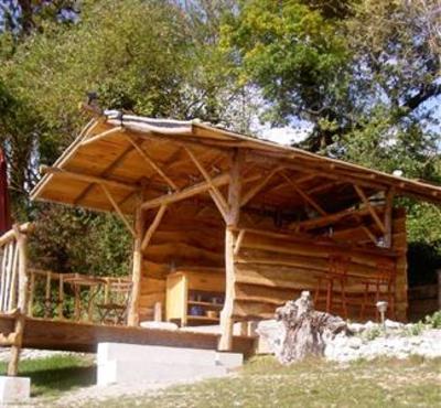 фото отеля Quirky Camping Yurts