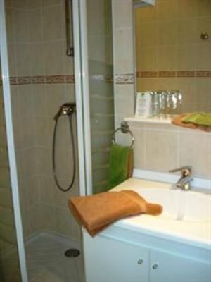 фото отеля Hotel des Grottes Arcy-sur-Cure