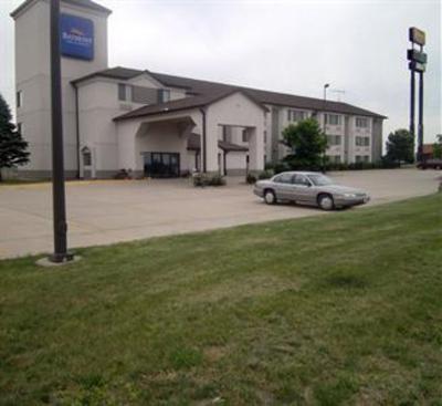 фото отеля Pleasant Stay Inn & Suites