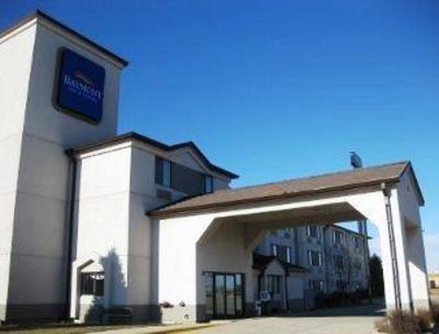 фото отеля Pleasant Stay Inn & Suites