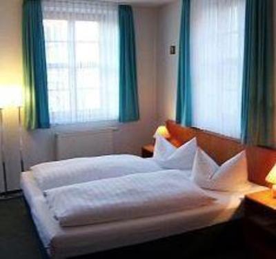 фото отеля Hotel Zum Goldenen Lowen Peitz