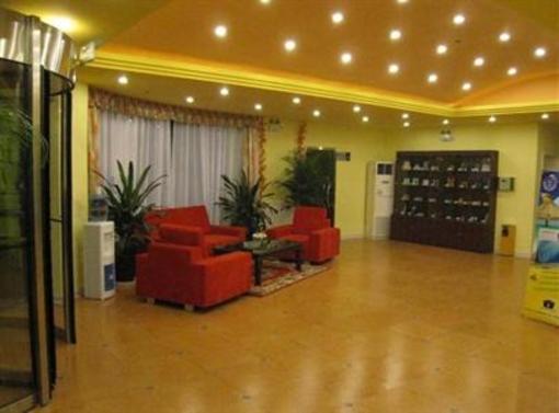 фото отеля Home Inn (Linyi Jinqueshan Road)