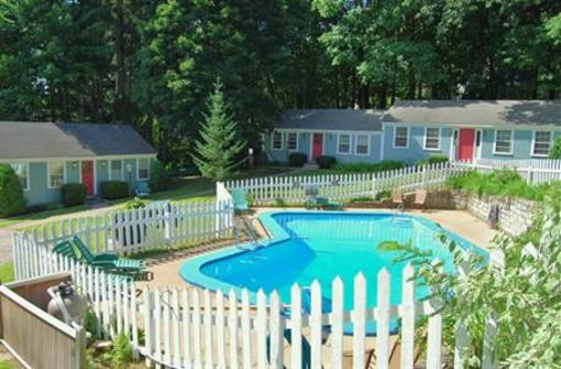 фото отеля Oxen Yoke Inn Motel & Cottages