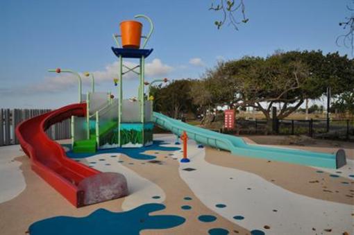 фото отеля Abbot Point Accommodation - Wingum Links Apartments