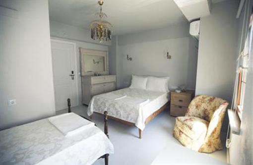 фото отеля Iola Hotel