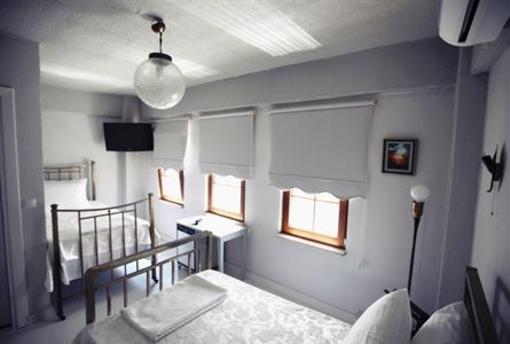 фото отеля Iola Hotel