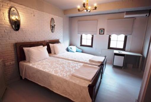 фото отеля Iola Hotel