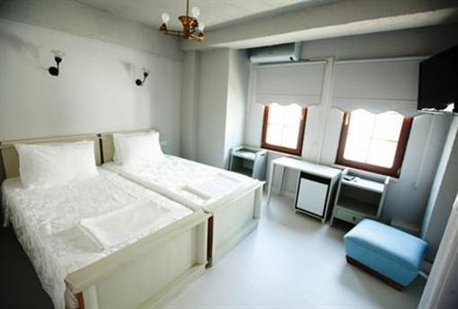 фото отеля Iola Hotel