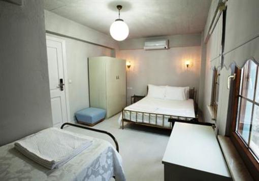 фото отеля Iola Hotel