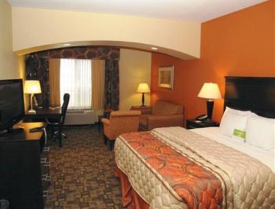 фото отеля La Quinta Inn and Suites Tulsa Airport