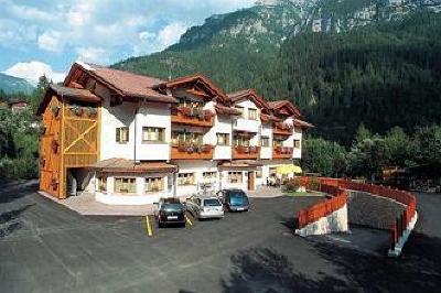 фото отеля Hotel La Maison Alleghe
