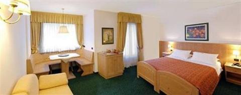 фото отеля Hotel La Maison Alleghe