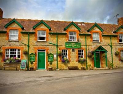 фото отеля Three Horseshoes Inn Bridport