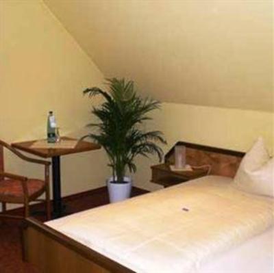 фото отеля Hotel-Restaurant Seegarten Barmstedt