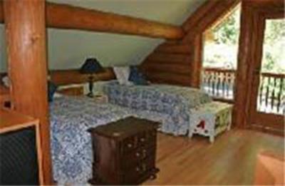 фото отеля Canal Road Pender Island Breakaway Vacations