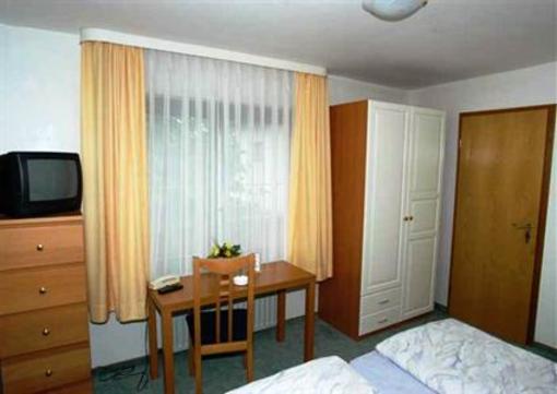 фото отеля Hotel Bergischer Hof Overath