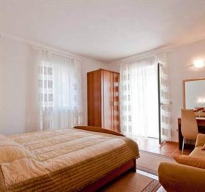 фото отеля Barba Petra Dvori Apartments