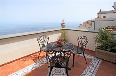 фото отеля L'Antico Borgo Dei Limoni Bed & Breakfast Amalfi