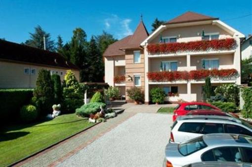 фото отеля Klara Villa Apartman