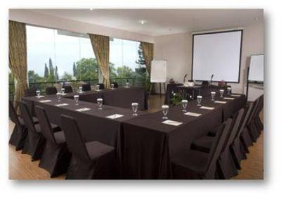 фото отеля Gumilang Regency Hotel