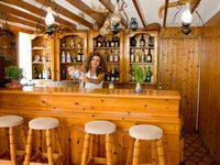 Laura Hotel