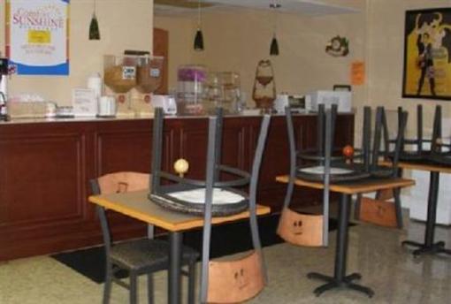 фото отеля Econo Lodge Inn & Suites Memphis