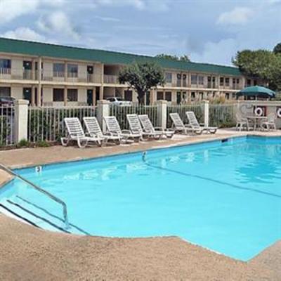фото отеля Masters Inn Mt Pleasant