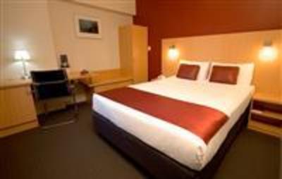 фото отеля Ibis World Square Hotel