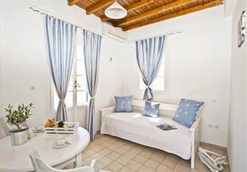 фото отеля Gryparis' Club Apartments