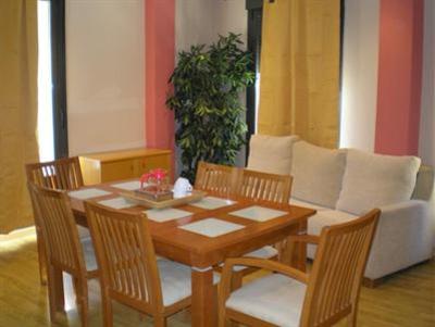 фото отеля Apartamentos Plaza Espana Deluxe Zaragoza