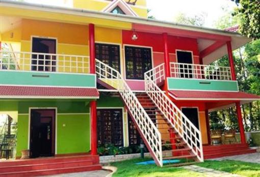 фото отеля Rainbow Holiday Home