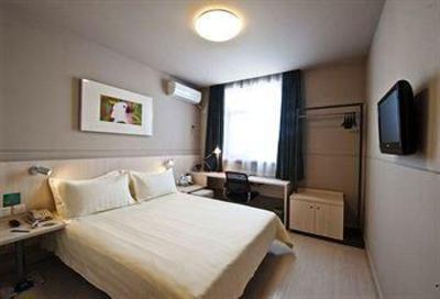 фото отеля Jinjiang Inn Yanerdao Road Qingdao
