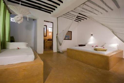 фото отеля Red Monkey Beach Lodge
